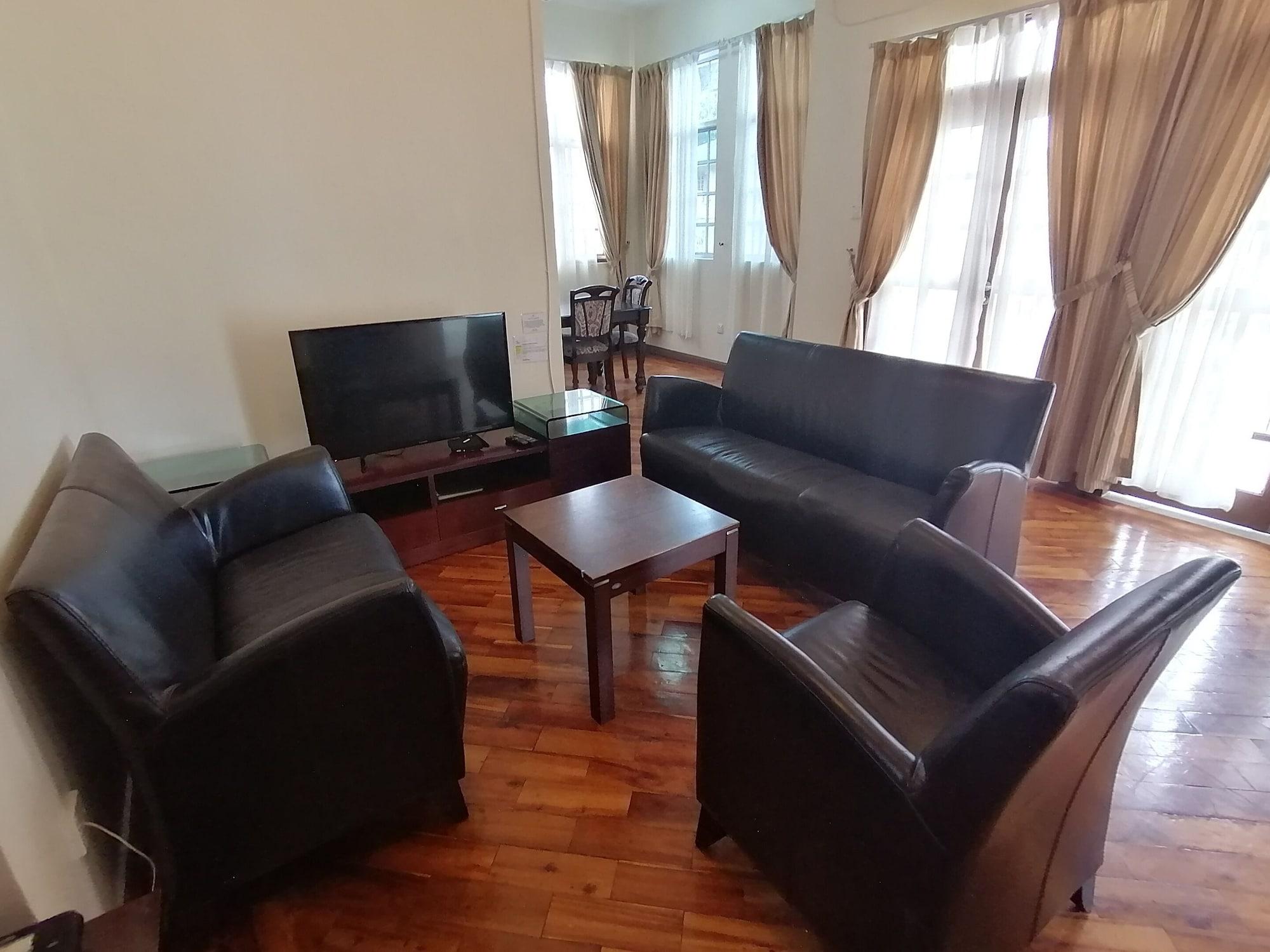 Tiara Labuan Hotel מראה חיצוני תמונה