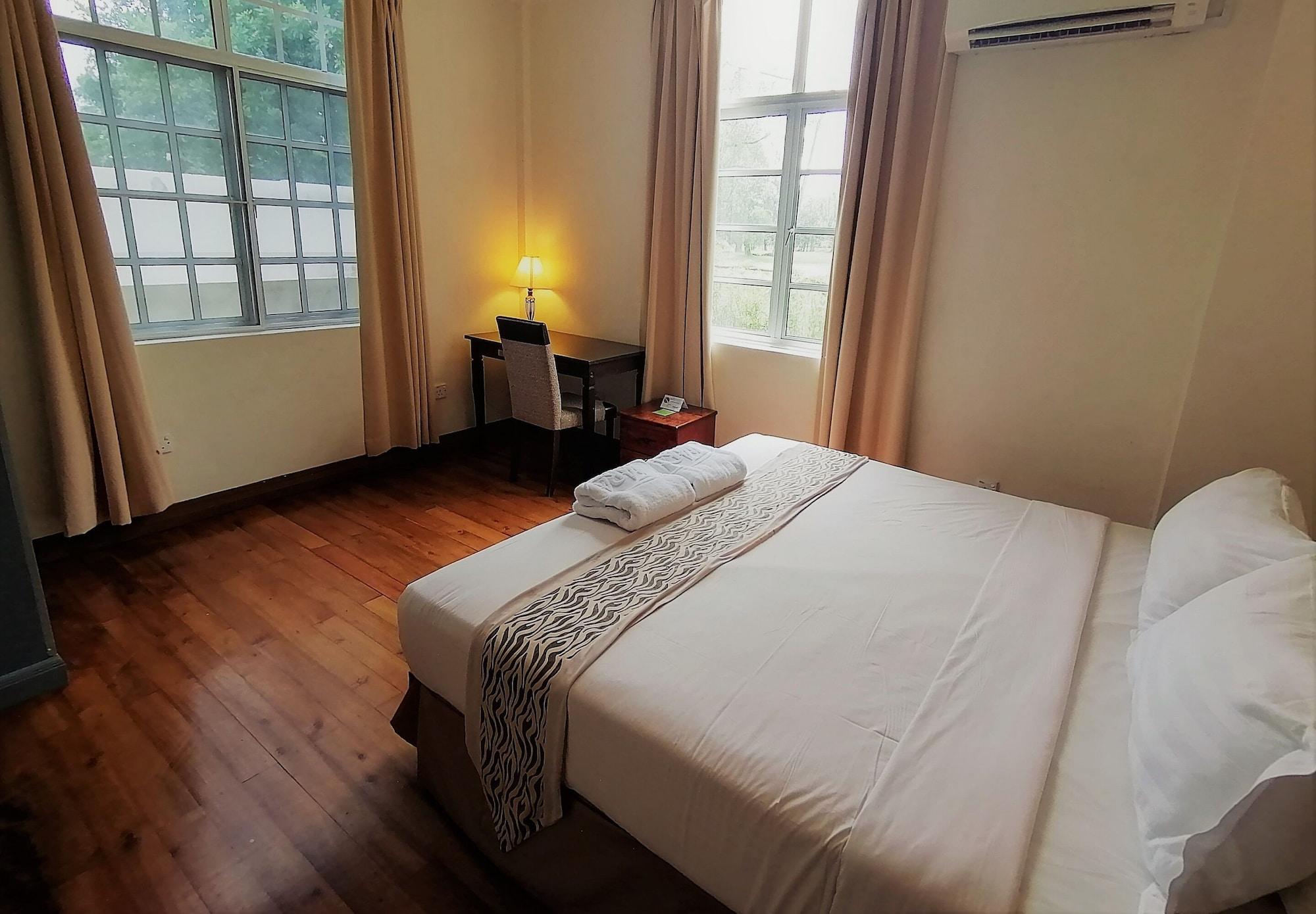 Tiara Labuan Hotel מראה חיצוני תמונה