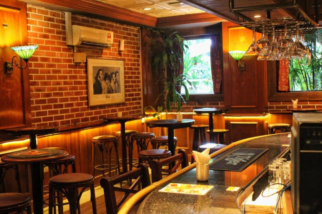 Tiara Labuan Hotel מראה חיצוני תמונה