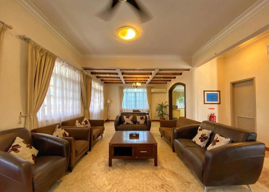 Tiara Labuan Hotel מראה חיצוני תמונה
