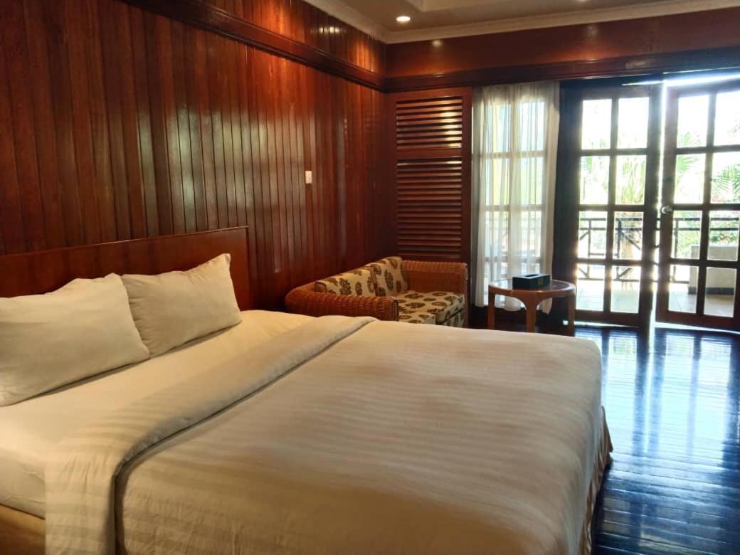 Tiara Labuan Hotel מראה חיצוני תמונה