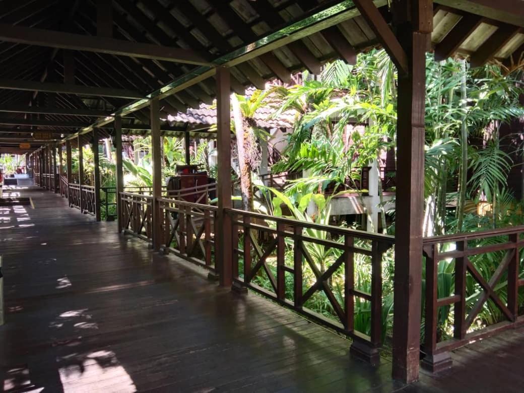 Tiara Labuan Hotel מראה חיצוני תמונה